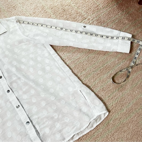 Multiples White Polka Dot Button Down Blouse Shirt Size Medium Closet Staple - Picture 9 of 10